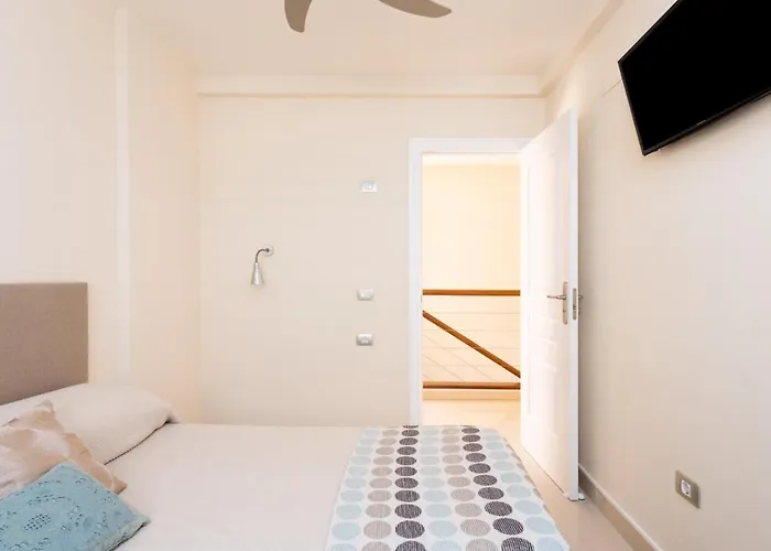 Апартаменты Pillowabroad - Dream Sea View Terrace Duplex *